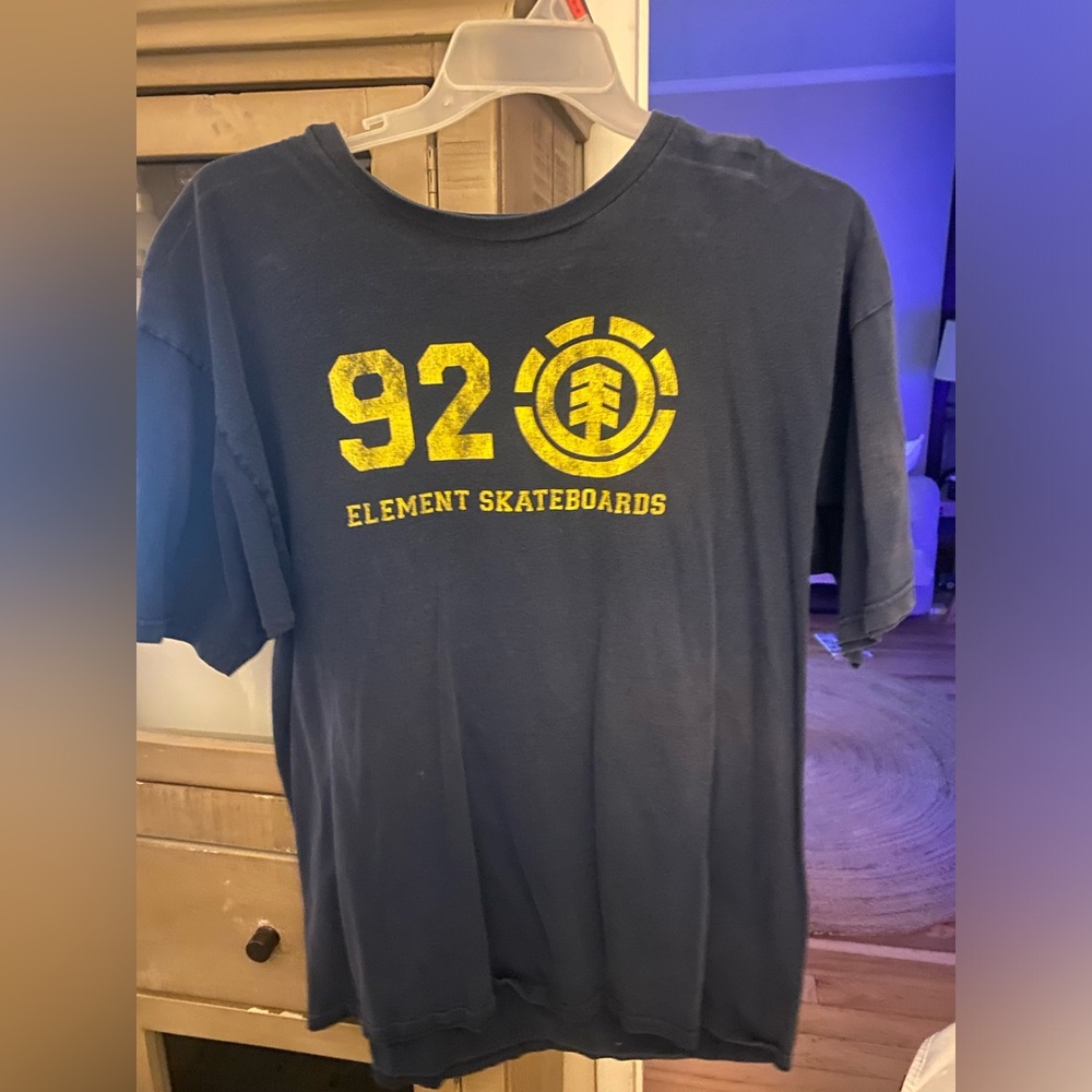 Men T-Shirt Size XL